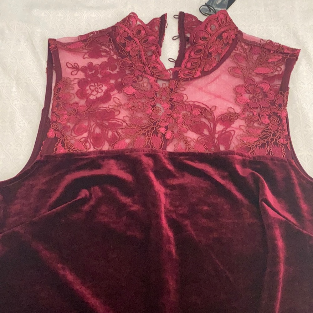 Velvet sleeveless blouse. Very elegant